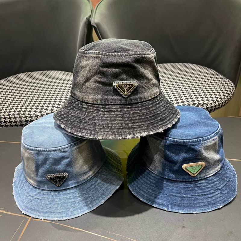 Prada hat 010601